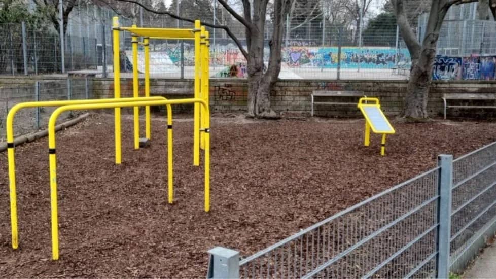 Outdoor Bodyweight Workout at Christine-Nöstlinger-Park