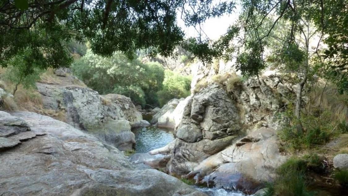 Ruta senderista por las Calderas del Río Cambrones