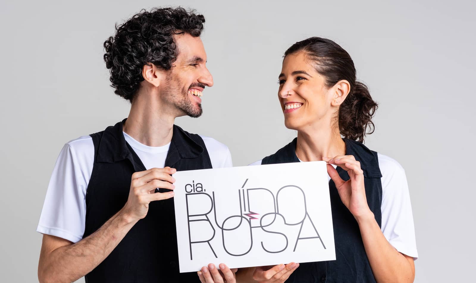 Contação de histórias – Contaí | Cia. Ruído Rosa