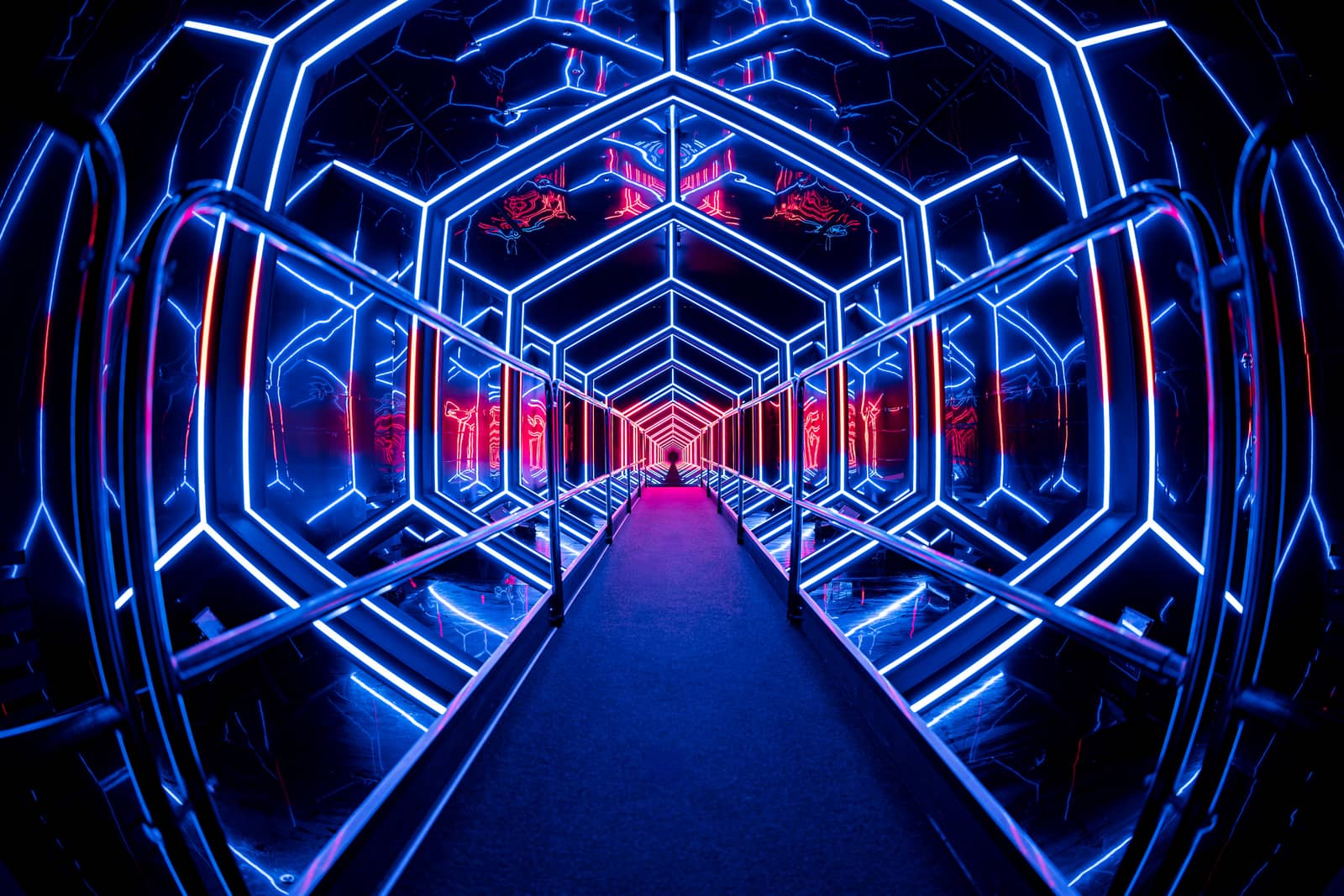 Welcome at AMAZE by ID&T: Immersive Audiovisual Experience