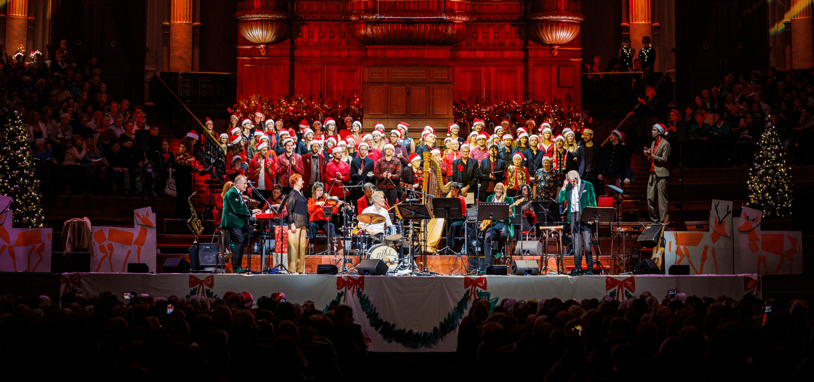 Christmas Matinee: Sing-Along with Loes Luca