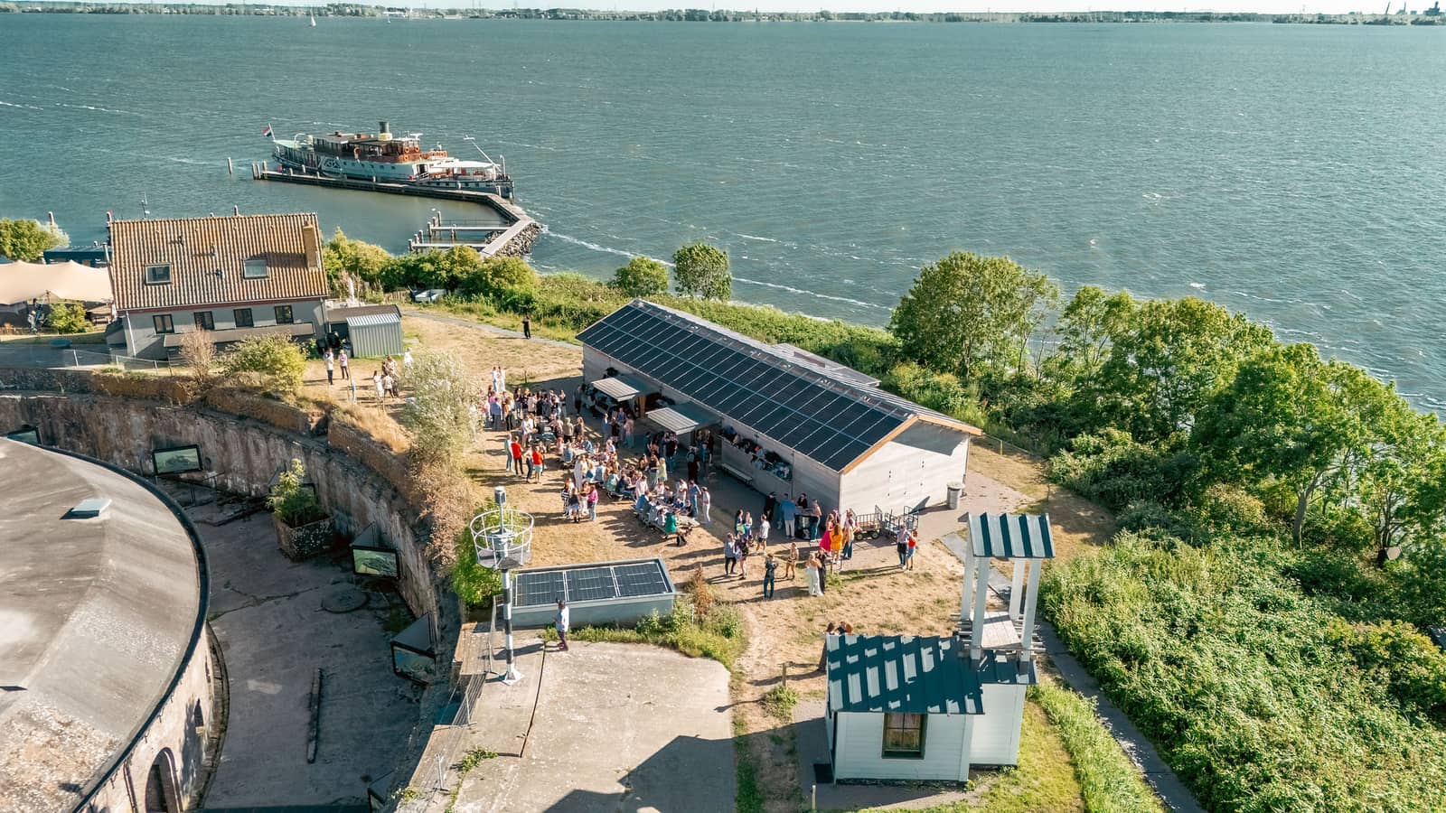 Go camping on Pampus!
