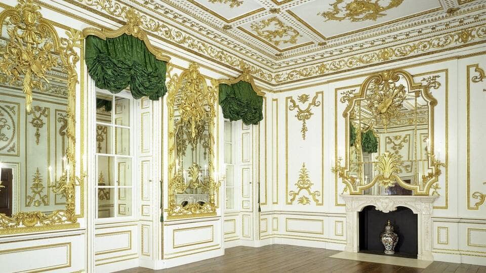 Members' Tour: 'Living' Rooms