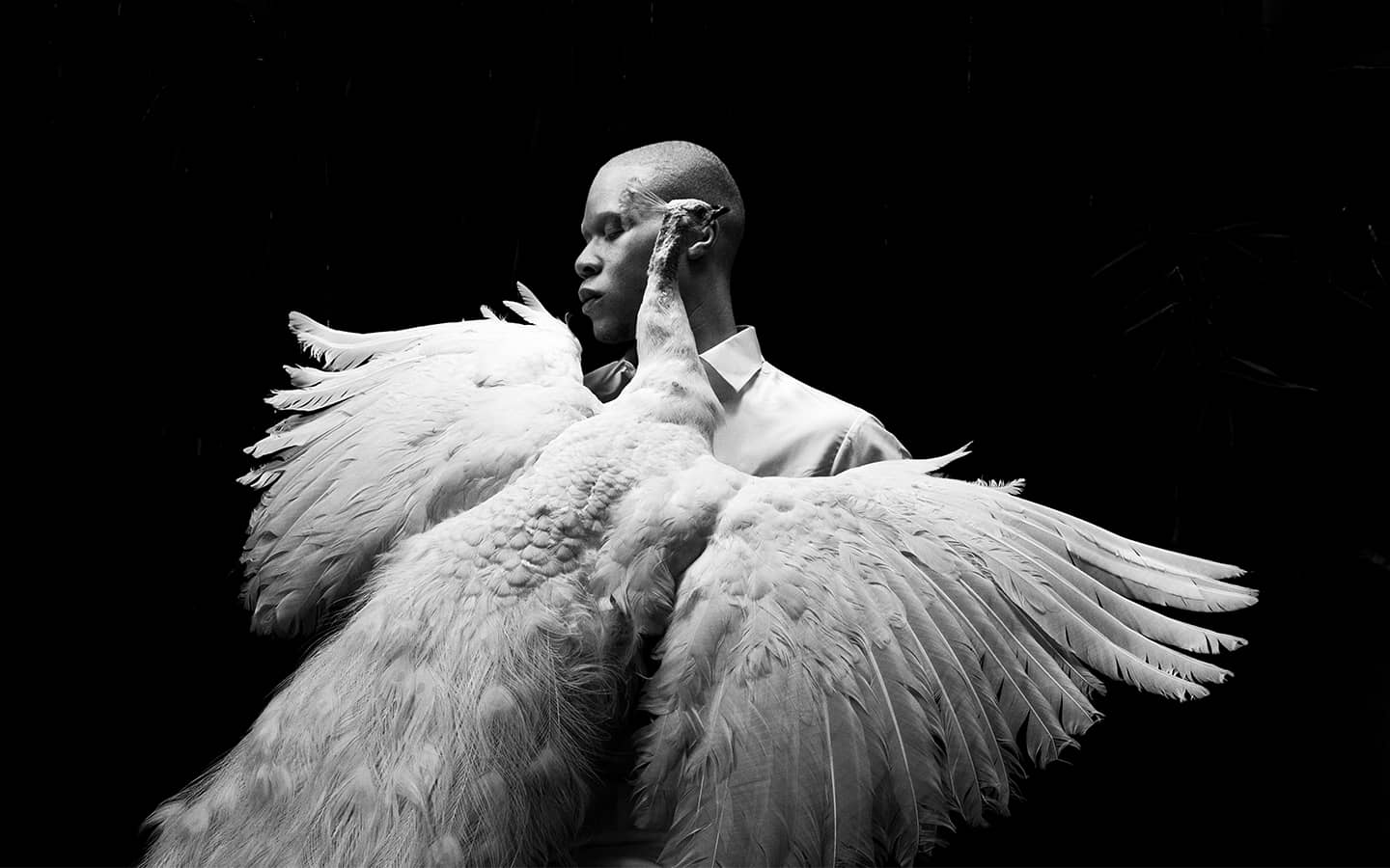 AfriKin Vernissage: An All White Affair