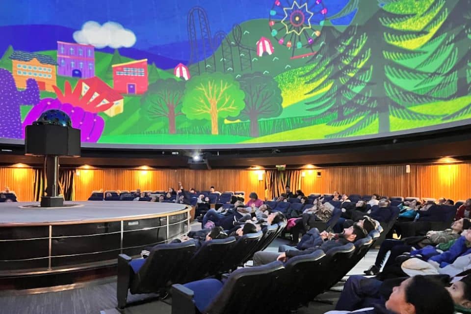 “Veo Veo”: immersive experience for children at the Planetarium