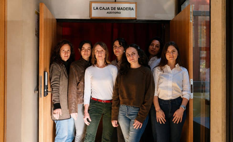Proyecto EsCénicas | The Siamese Work, by Laura Sbdar