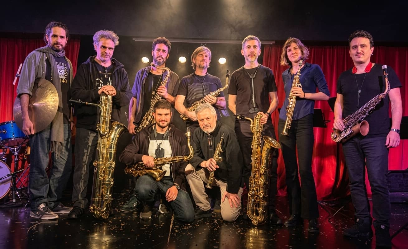 OIS? Informal Saxophone Orchestra