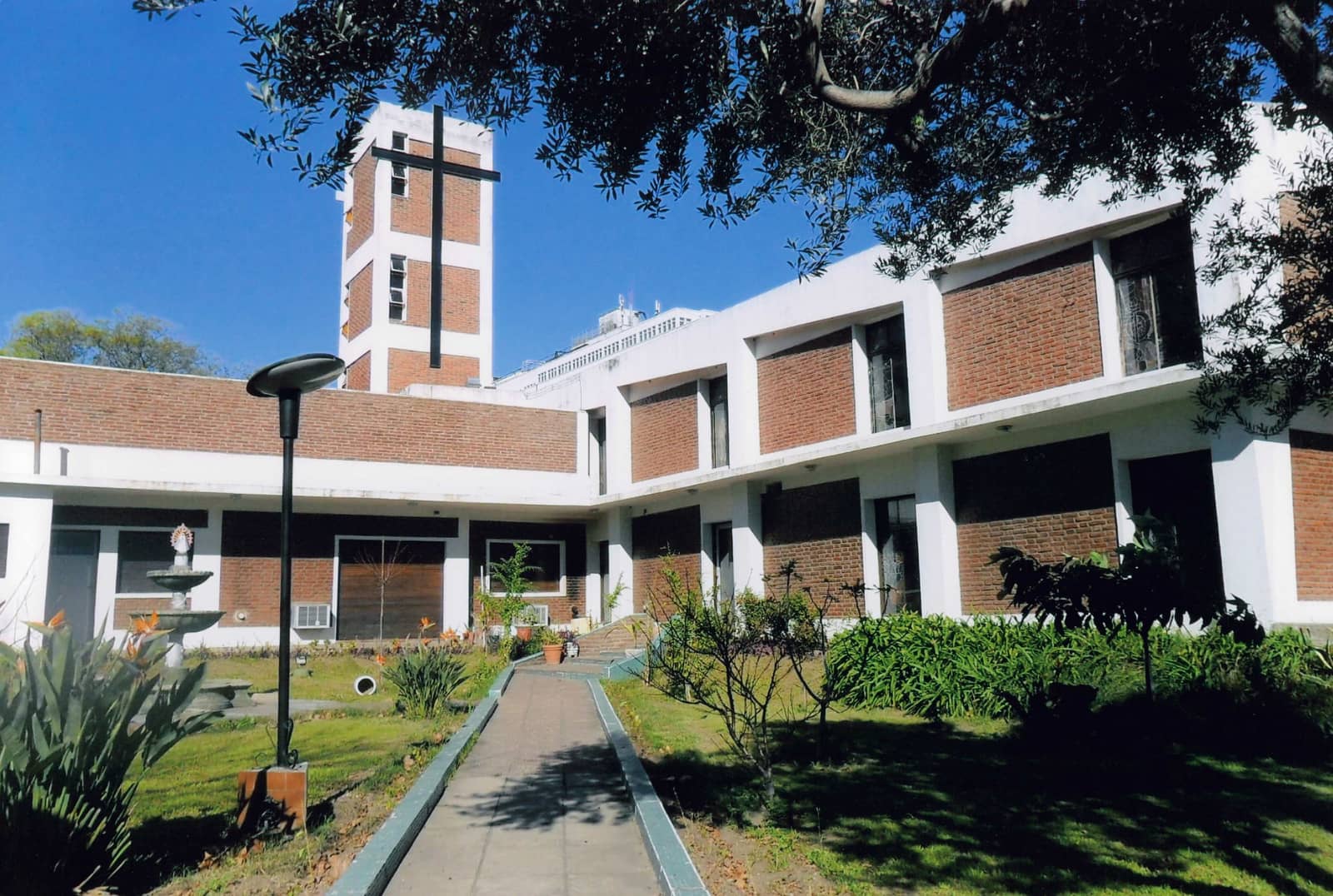 Guided tour of the Parroquia Patrocinio de la Virgen