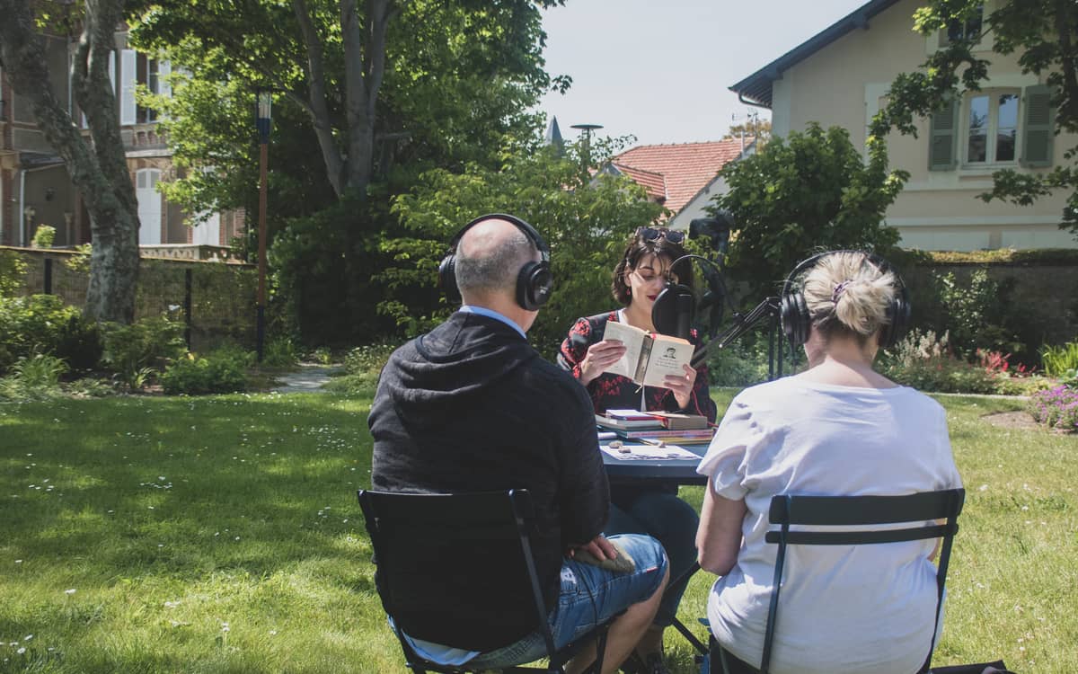 Reading Bar: Spreading the Love of Stories