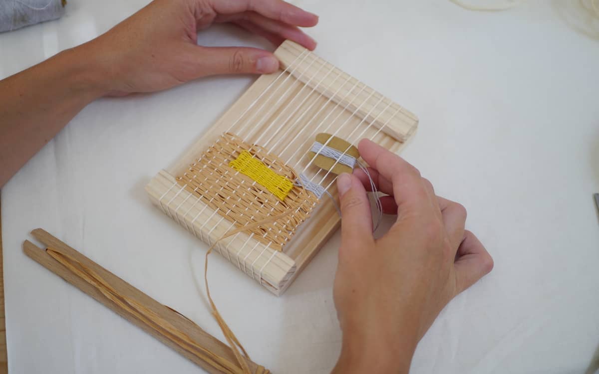 Atelier de découverte du tissage de paille et de raphia avec Margot Graziani