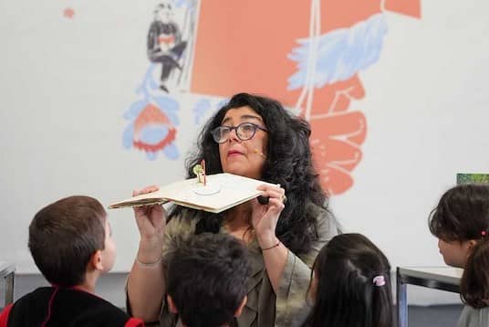 Storytelling Session: How far does your age go?