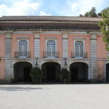 “A Par e Par: 1 Traje, 1 Tema”. A LITERATURA