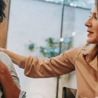 Cicle temàtic: Acompanyar amb consciència: Eines de regulació emocional per a mares i pares d'adolescents