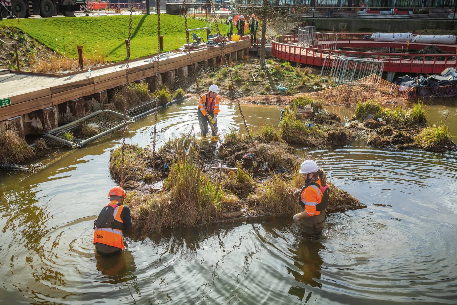 Business, infrastructure and the future of water: navigating reform