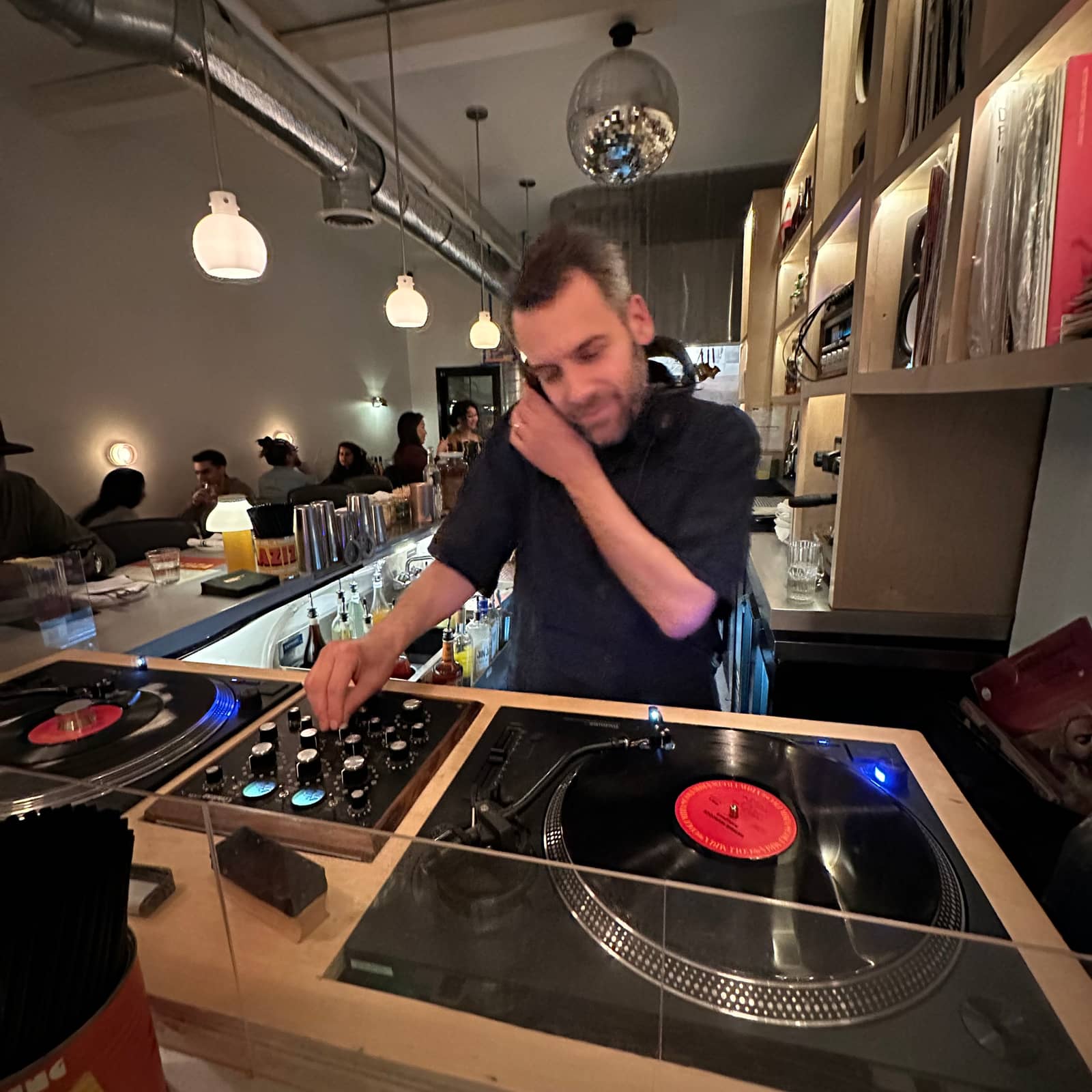 Jesse Fischer (Vinyl Night)