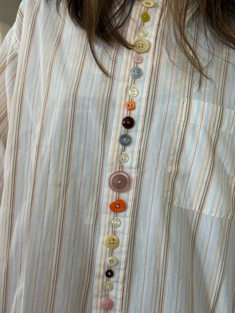 Adorning with Buttons
