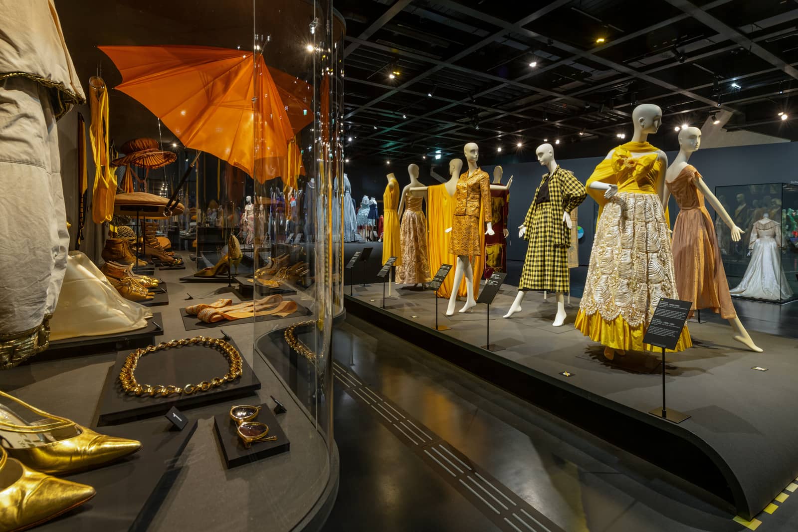 Viennese Fashion across Four Centuries
