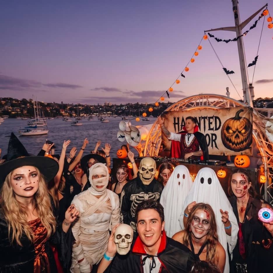 InTooDeep halloween boat party