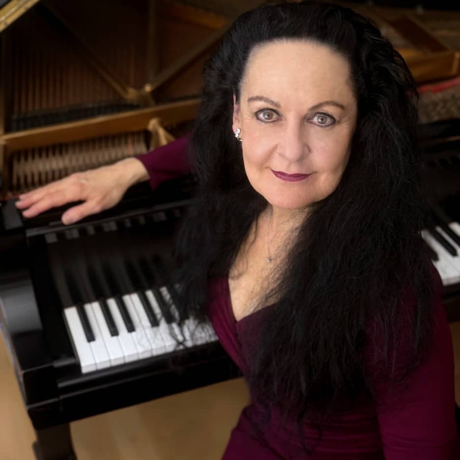 Internationally acclaimed pianist Sarah Grunstein