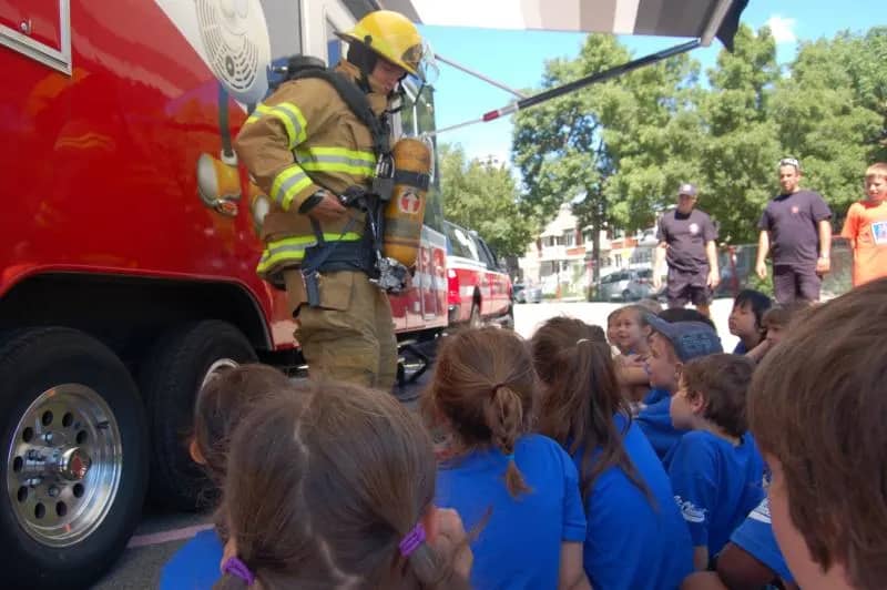 Les pompiers débarquent!