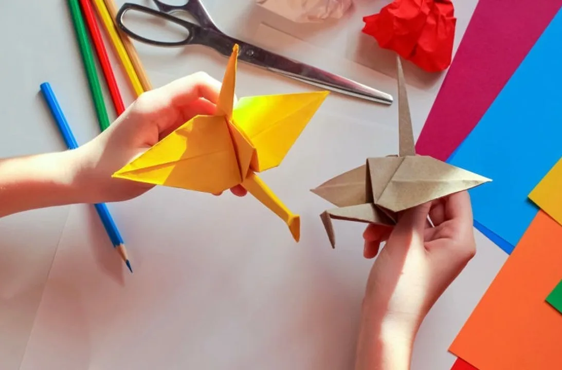Colle, papier, ciseaux