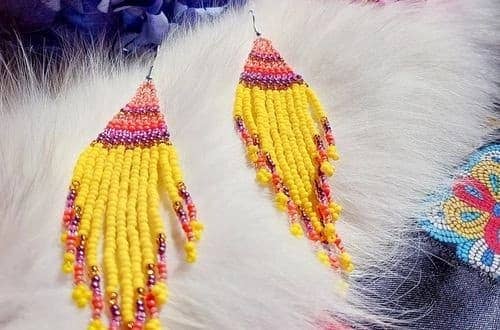 Bijoux en perlage traditionnel wendat