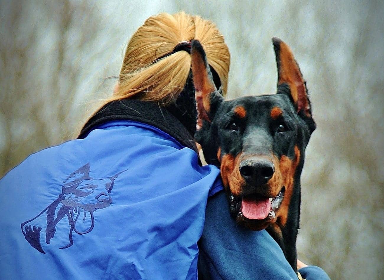 Conférence sur la zoothérapie avec Marie-Christine, son chien et ses oiseaux