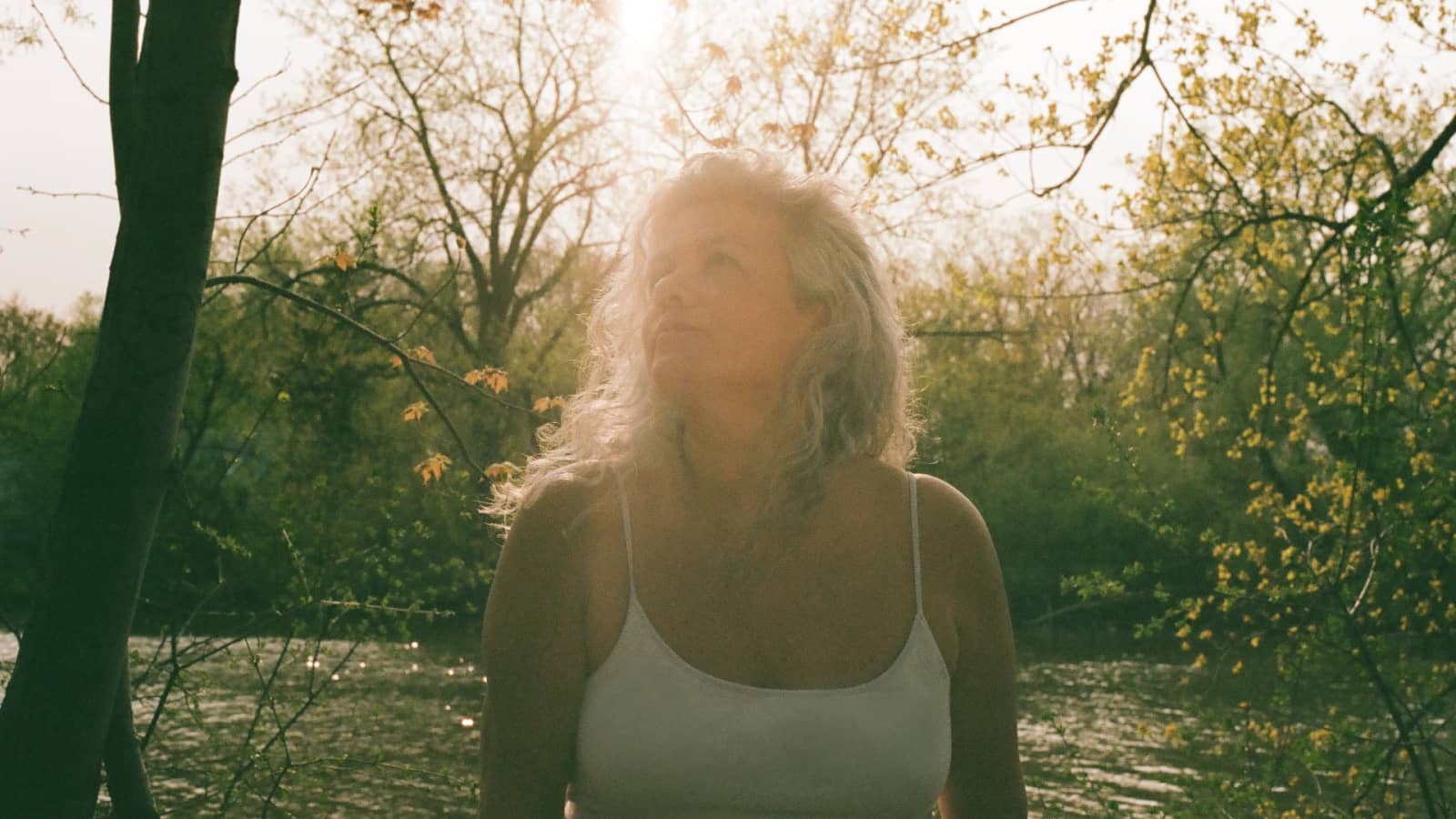 Ilhada - Mônica Freire