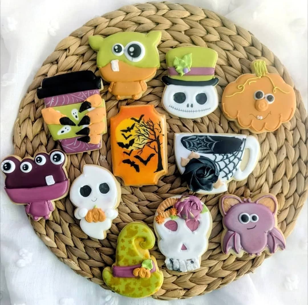 Lecture et distribution de biscuits d'Halloween