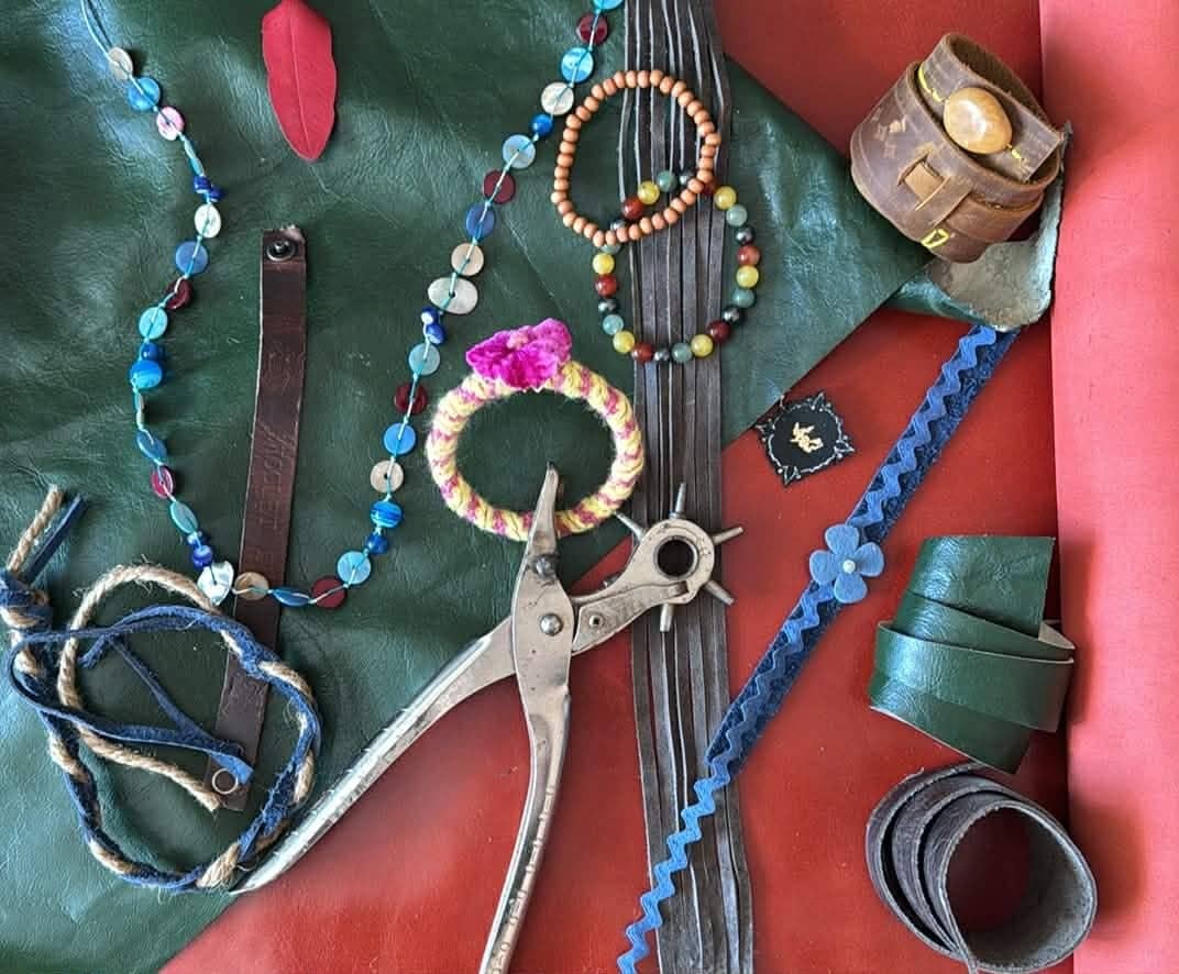 Confection d’accessoires en cuir