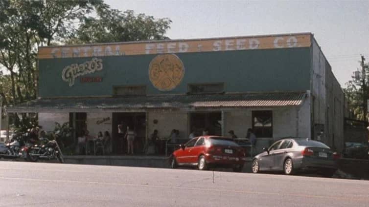 Sketching at Güero’s Taco Bar: Cinematic Vibes & Urban Sketching