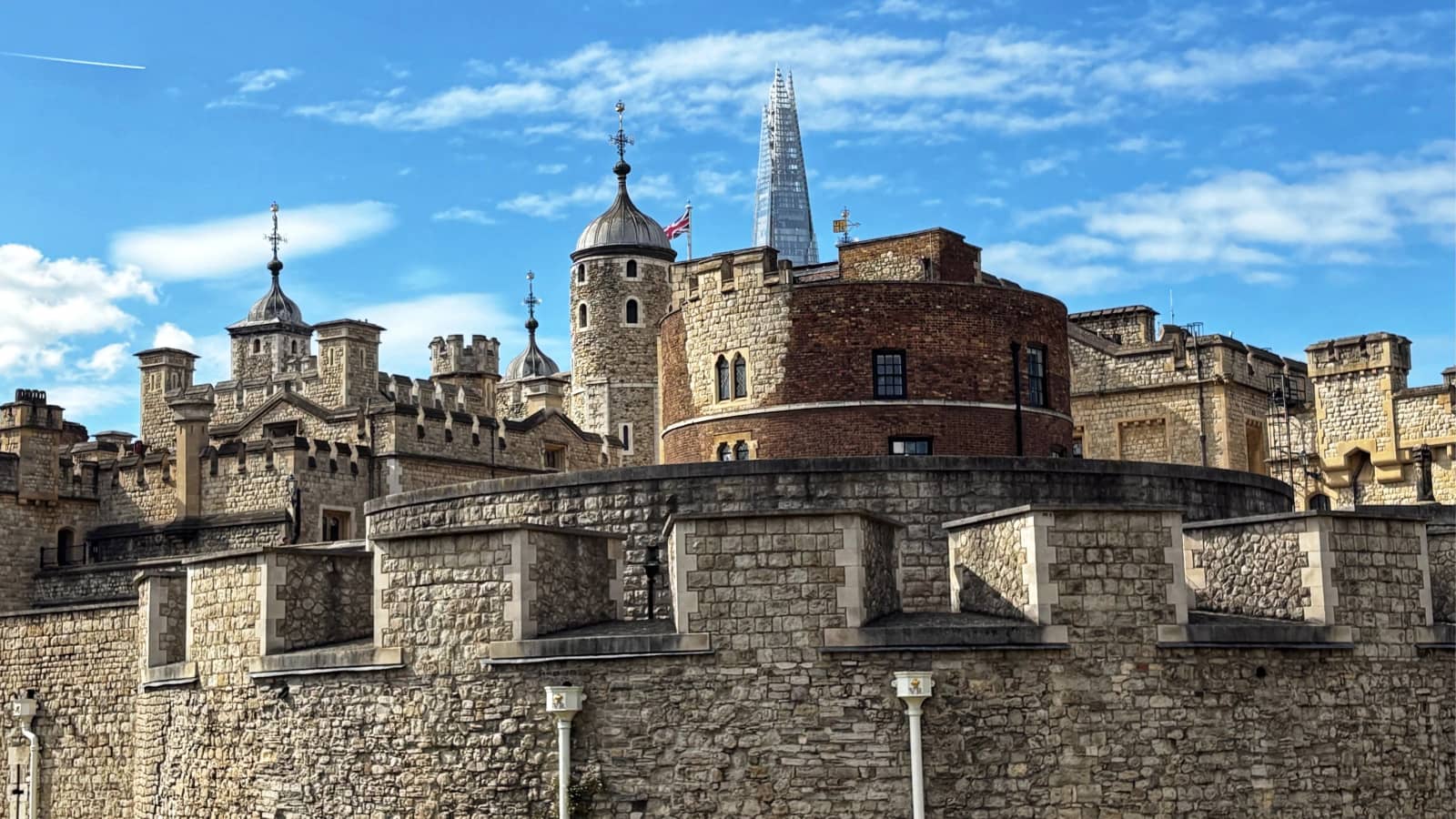Historic London Evening Walk and Drinks– Hidden Alleys, Landmarks & Stories