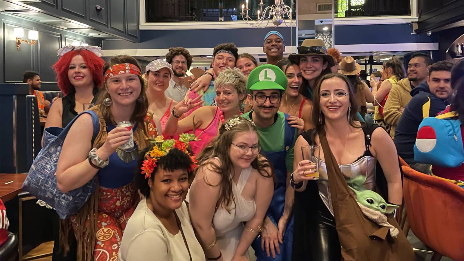 COSTUME CRAWL!