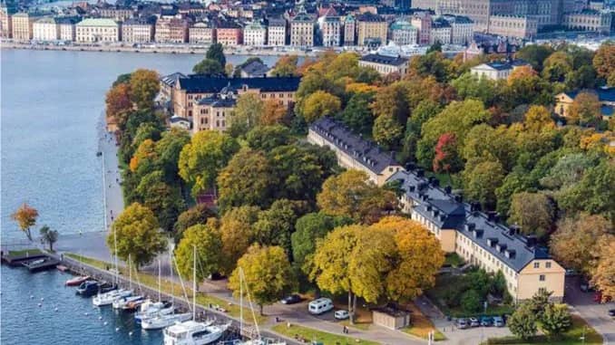 🌸 Stroll & Chat – Skeppsholmen 🌸