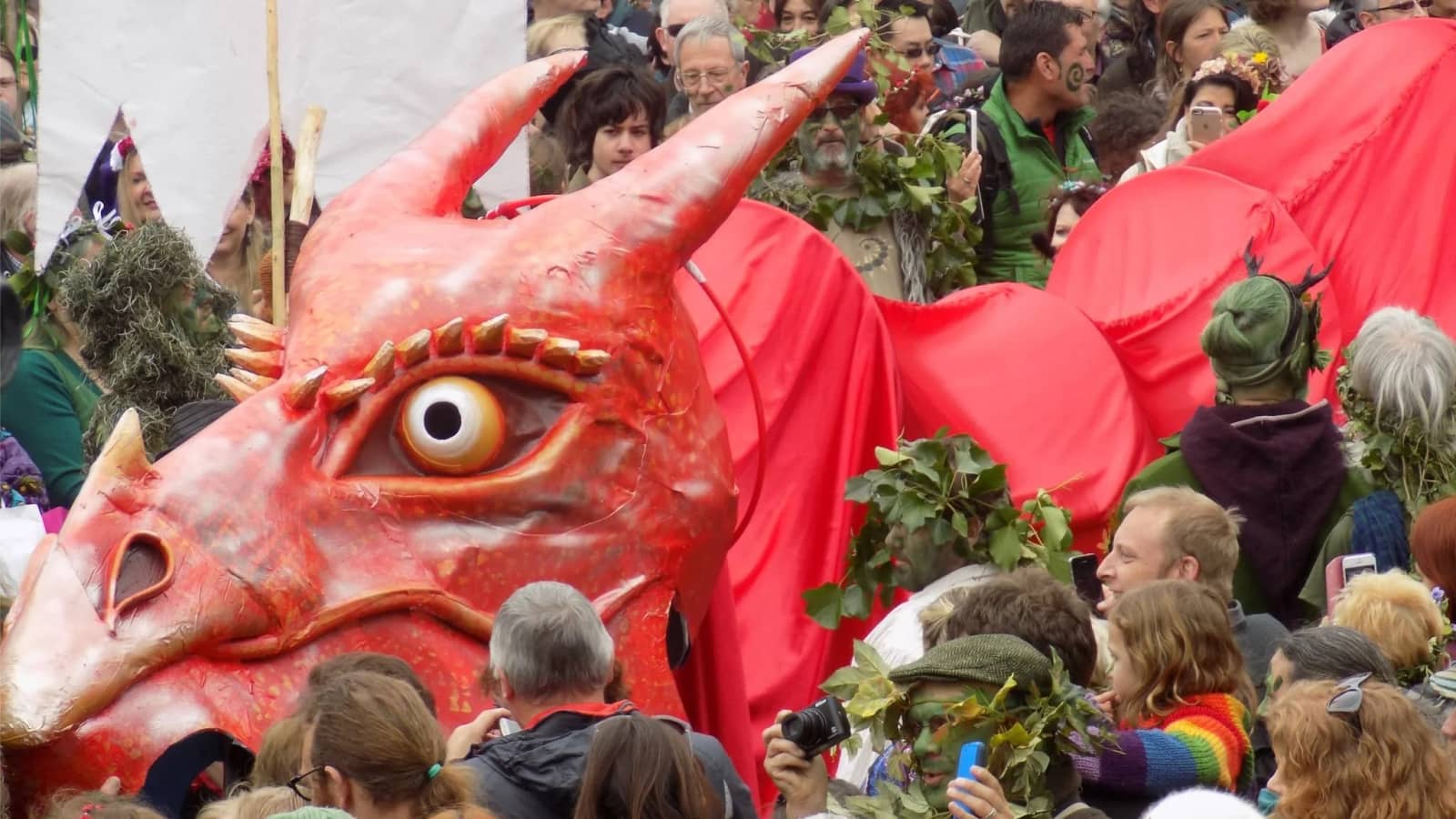 🐉 (Halloween Special) Glastonbury – Climb the Tor & Watch the Dragons Battle