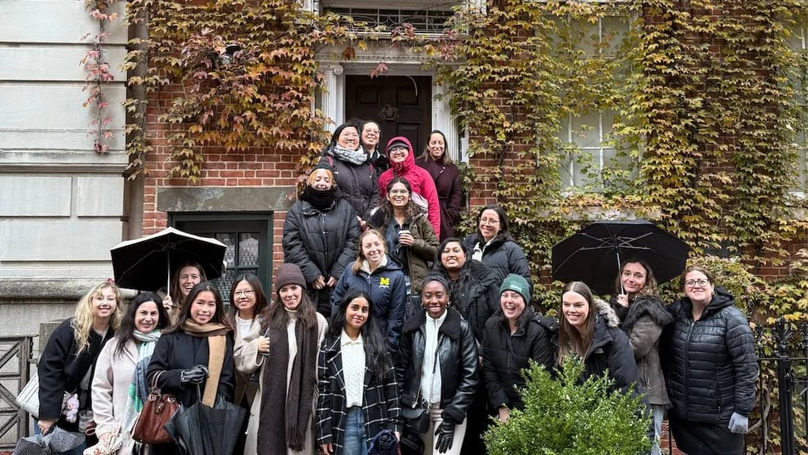 🍂 WEST VILLAGE GIRL CLUB COFFEE WALK