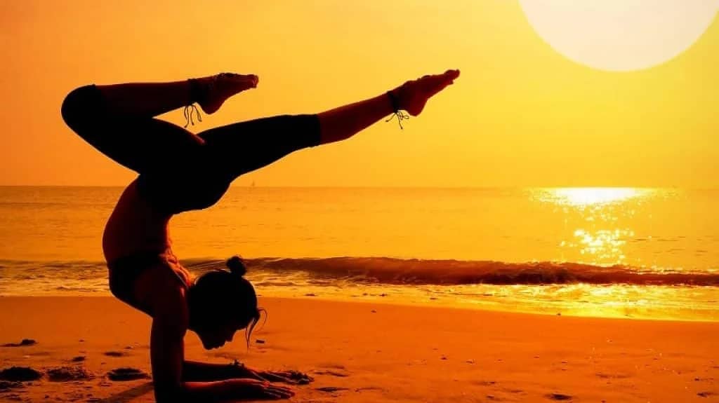 Yoga reconnect at the beach