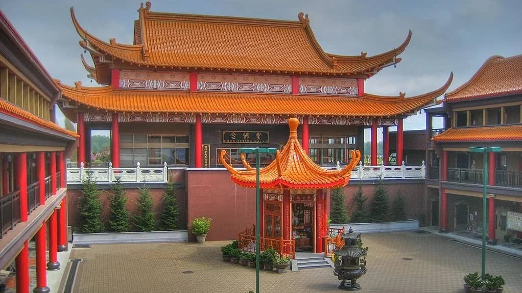 Lingyen Mountain Temple: Tour, Q&A, and Lunch