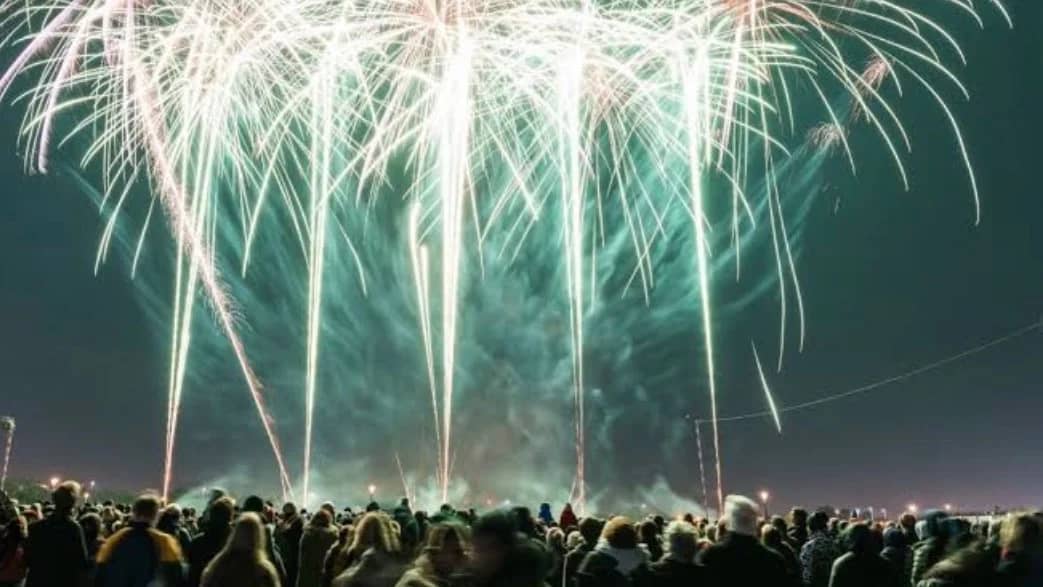 RIVER THAMES WALK - KEW TO RICHMOND & FIREWORKS ππΏοΈβοΈ