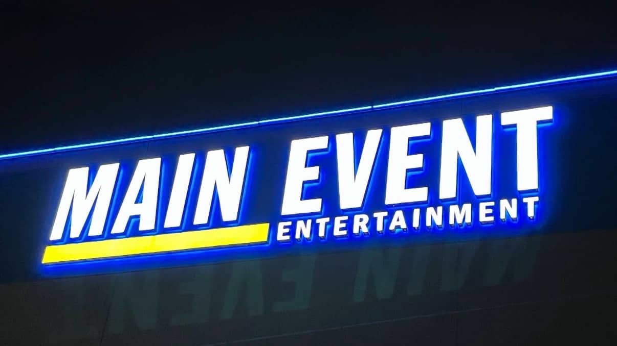 Main Event Social : Drinks, Eats, Arcade, & Bowling