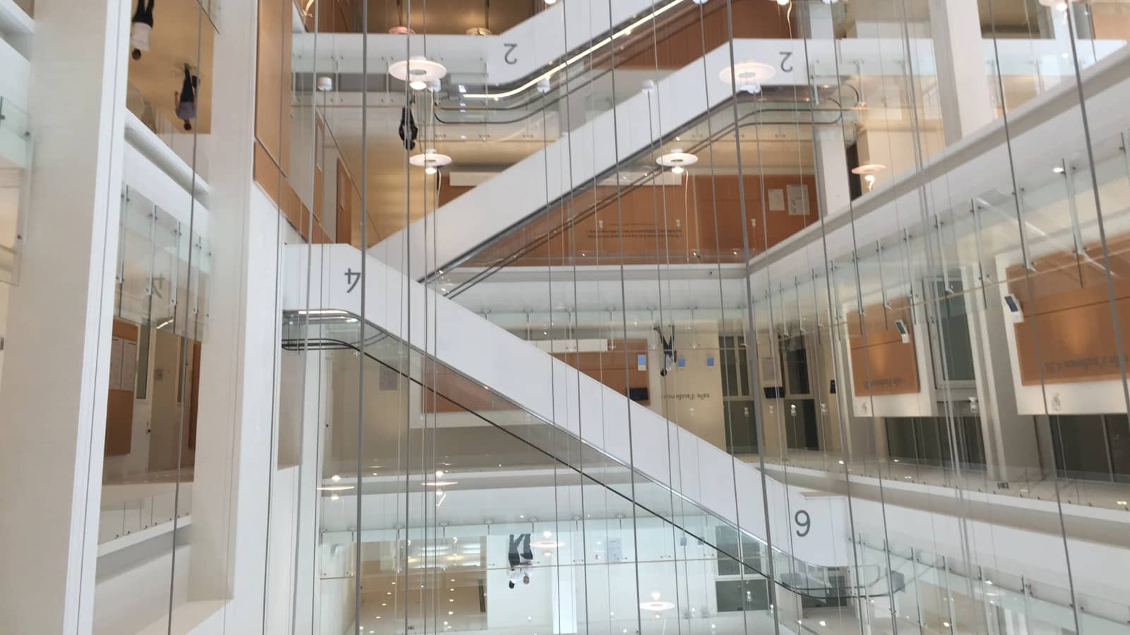 VISITE GUIDEE NOUVEAU TRIBUNAL DE PARIS -audiences en live