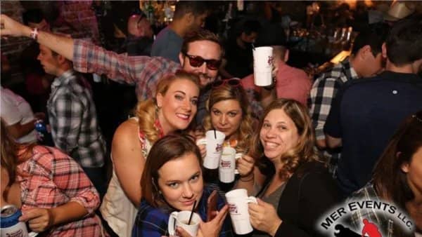 SINGLES 'Hump Day' HAPPY HOUR