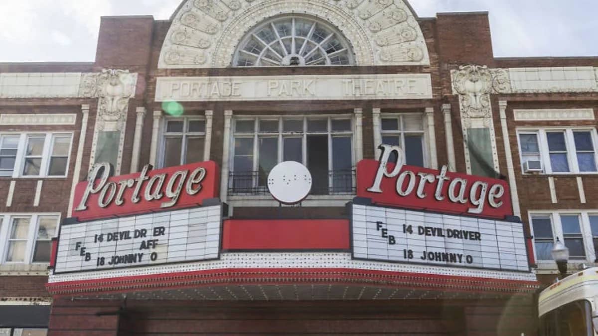 🎭🏡 Theatres, Bungalows & Six Corners: East Portage Park Uncovered! 🌳✨