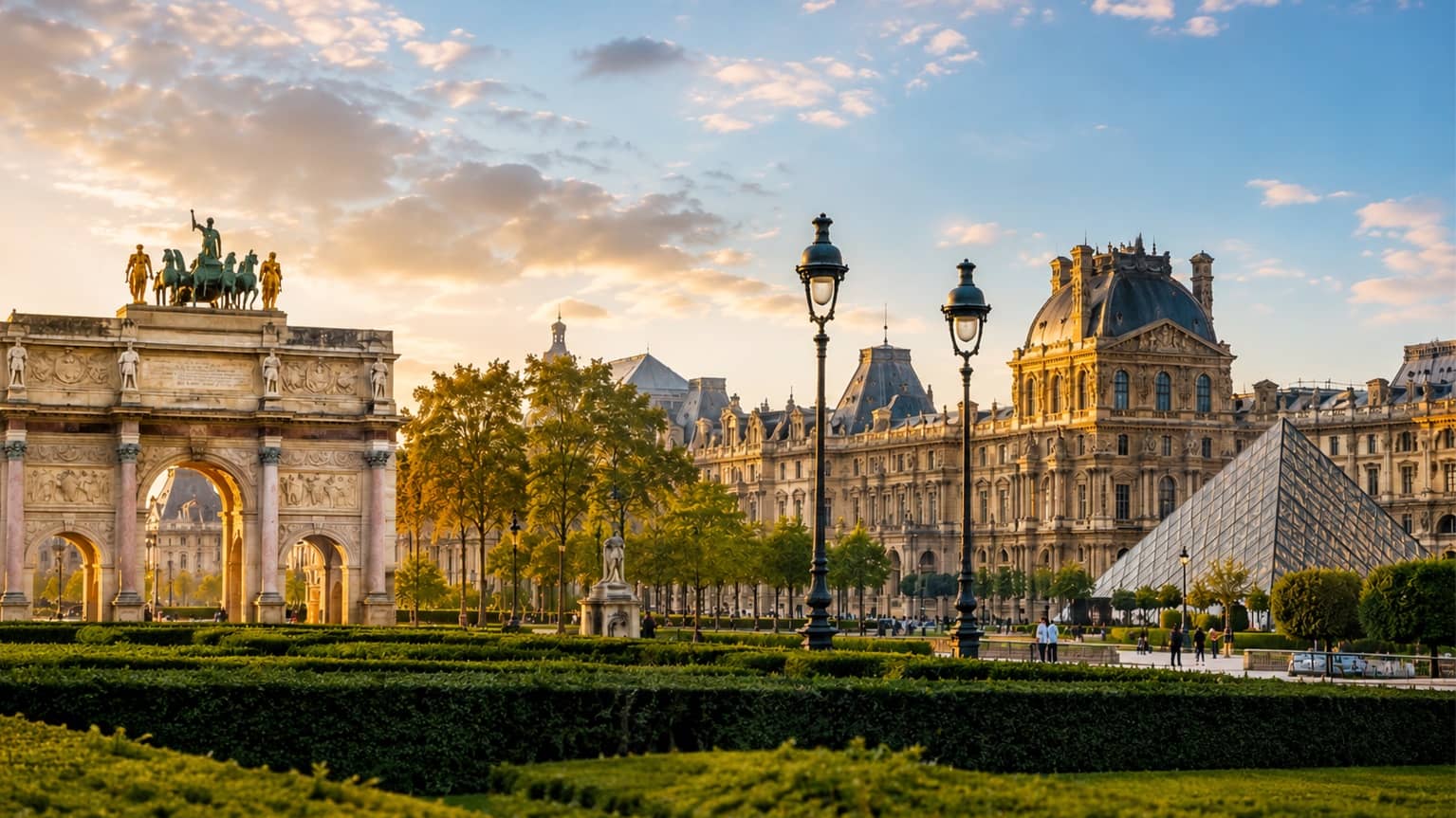 🏛️ Guided tour - The Louvre, Palais-Royal & Tuileries Garden District