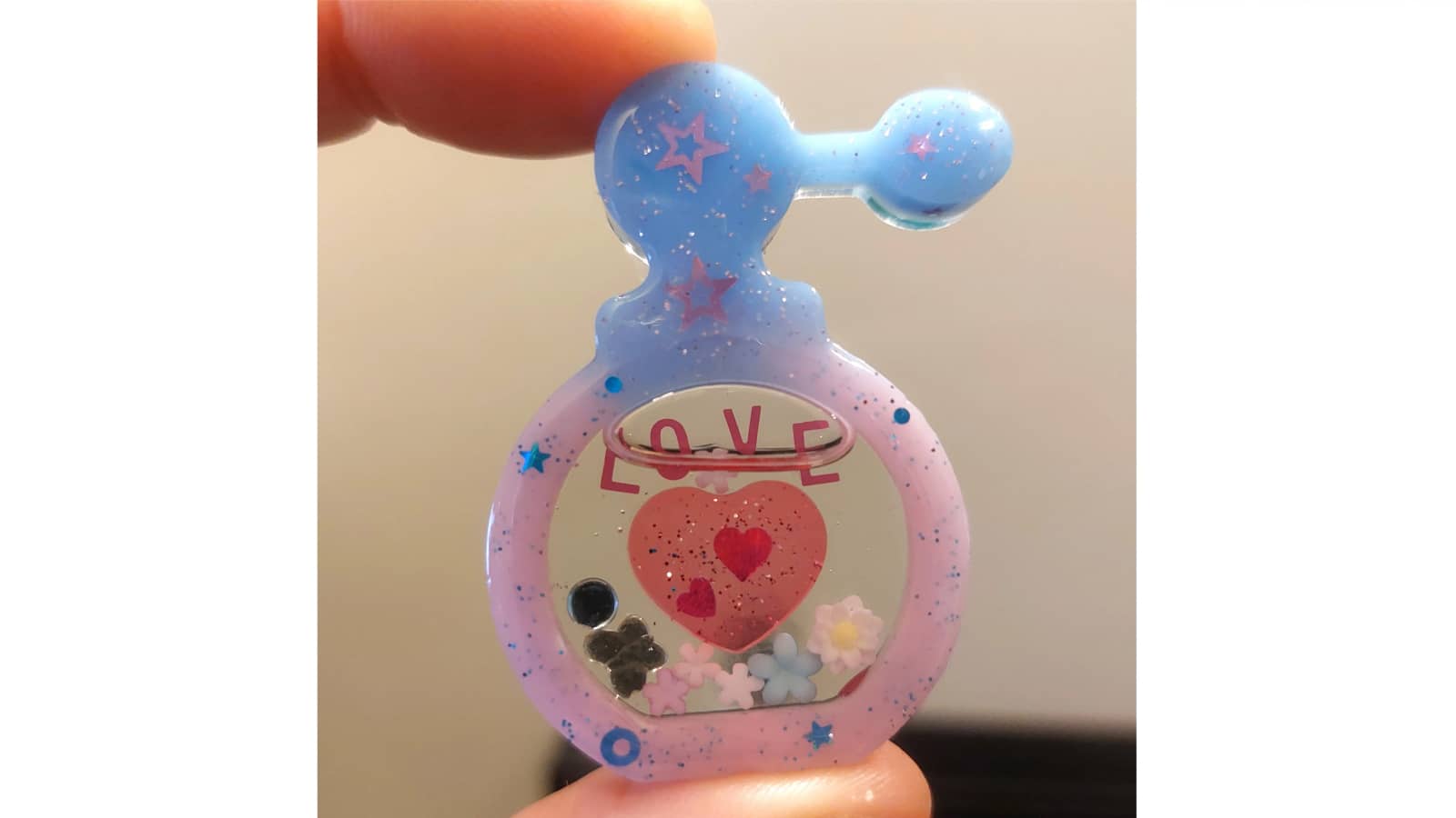 Super Cute Resin Shaker Keychain Workshop. Kawaii creative craft fun resin art