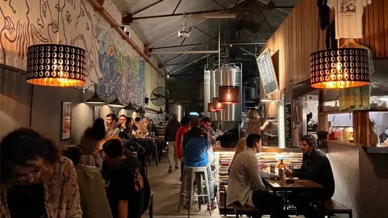 🍺 Charlas, Birras y Buena Onda en Strange Brewing 🍟