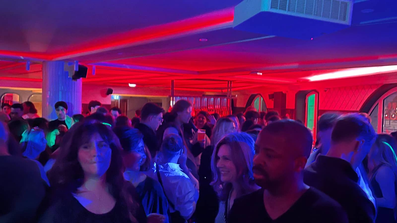 💥💥 WEEZEM PARTY NEW CLUB +40 ans : nouveau lieu cosy à Saint-Michel 💥💥