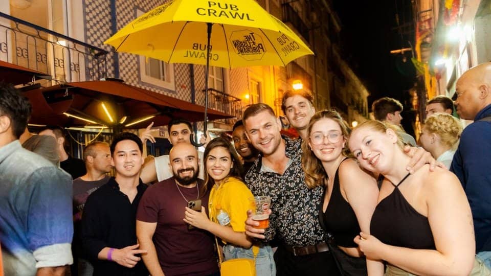Lisbon: Pub Crawl with Open Bar, Shots, & VIP Club Entry