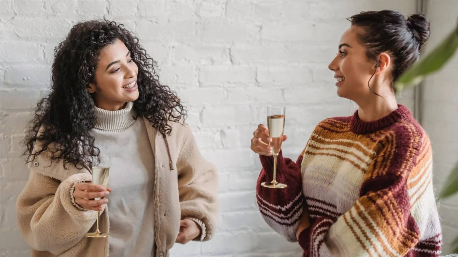 Creative Women in Amsterdam: Make New Girl Friends Over Friday Wine