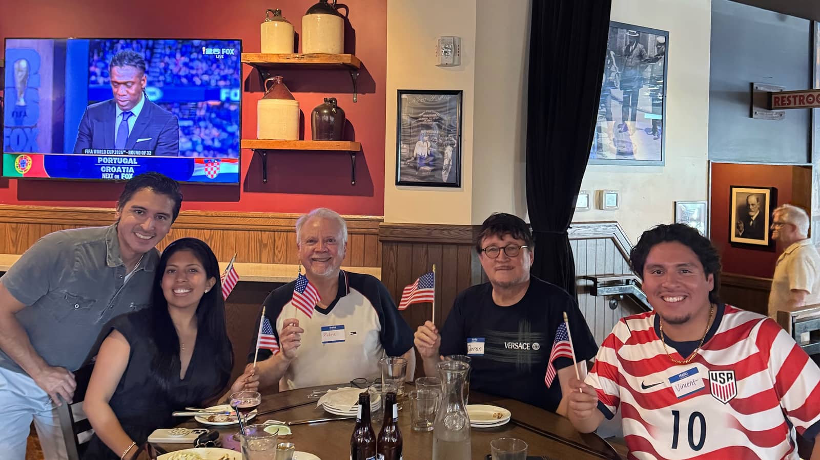 🎨 Sip & Paint: August Happy Hour + Free Cocktails/Beer/Wine